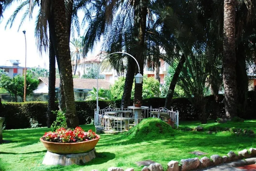 Affascinante Bilocale Con Piscina Apartment Bordighera